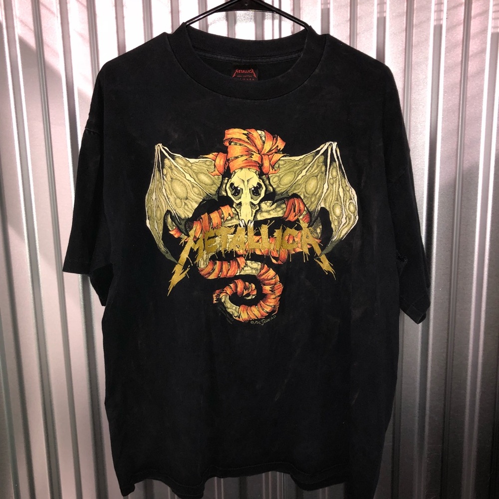 Metallica vintage tour shirt